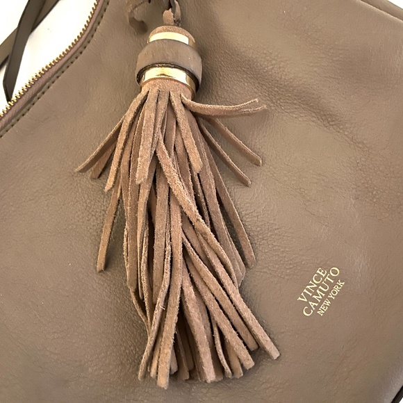 😍🌻 Vince Camuto New York Grey Leather Crossbody Bag - Picture 11 of 14